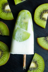 ice lolly with kiwi