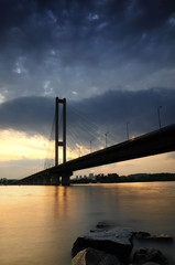 Obraz premium Ukraine. Kyiv. Pivdenny Mist (Southern Bridge)