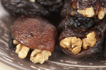 Hastak (dry dates with walnut)