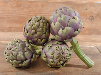 Obraz premium Fresh artichokes