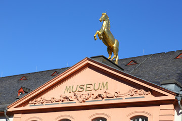 Obraz premium Mainz, das Landesmuseum in der Großen Bleiche (Juli 2015)