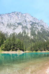 Der Grüne See in Tragöß mit dem Hochschwab im Hintergrund