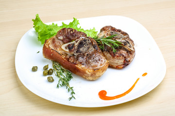 Roasted pork knee