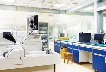 Biochemical analyzer and PC