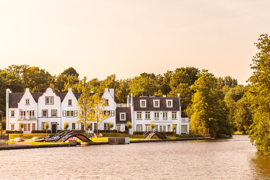Houses alongside the Dutch Vecht river