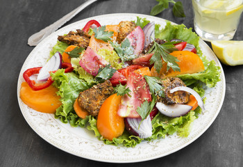 Fresh Salad Meal with Tomatoes,Lettuce,Peppers, Onion and Grille