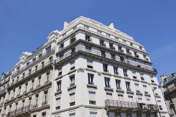Fototapeta premium Immeuble ancien à Paris