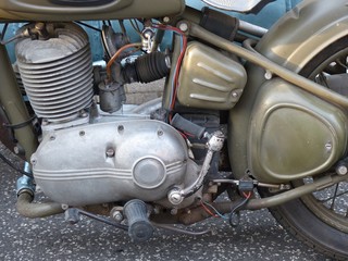 Einzylindermotor eines englischen Motorrades der Vierziger und Fünfziger Jahre mit Seitenwagen im...