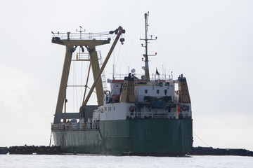 Medium ship view from the stern (rear view)