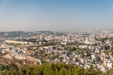 Fototapeta premium Dome of the Rock in beautiful panorama of Jerusalem