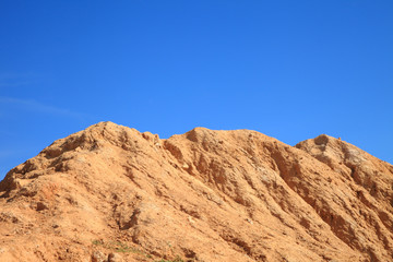 Fototapeta na wymiar desert hills under blue sky