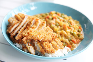 Curry rice with fried pork