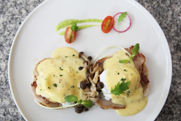 egg benedict
