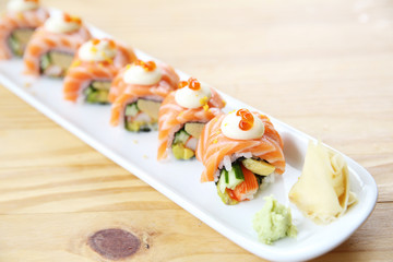 Salmon roll