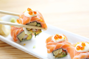 Salmon roll