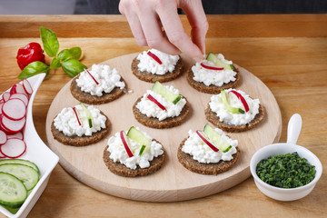 Fresh bread with cottage cheese and vegetables