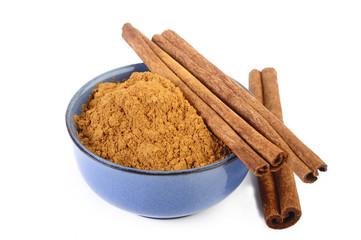 Cinnamon sticks and powder