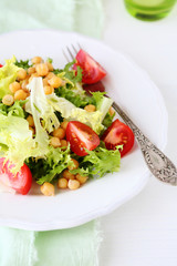 chick-pea salad with tomatoes