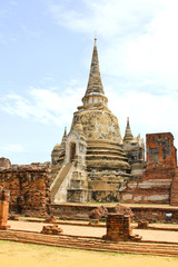 Fototapeta premium Ancient Buddhist pagoda ruins at Wat Phra Sri Sanphet temple.