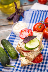 sandwich with tomatoes