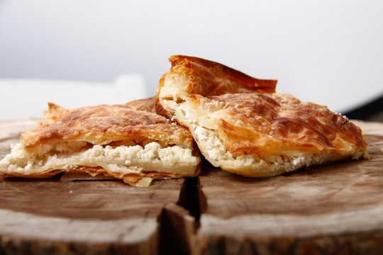 Peynirli B&ouml;rek