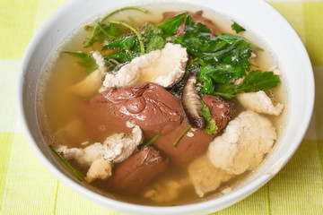 Pork's Entrails and Blood Jelly Soup (Tom Lued Moo), Pork blood
