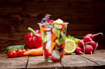 Vegetable salad to go