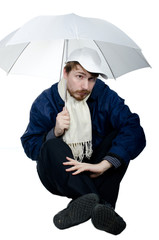 мужчина под зонтом