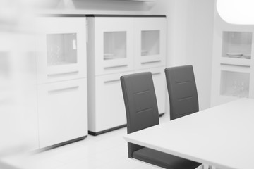 weißes Wohnzimmer ohne Personen