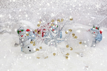 Obraz na płótnie Canvas Christmas decoration. Cheerful snowman and Christmas tree decorations. Winter background