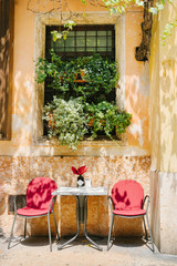Obraz na płótnie Canvas Table and chairs in an outdoor bar