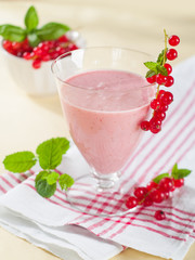 Berry  milkshake (smoothie)