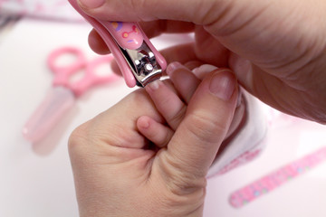 Cut nails newborn baby 