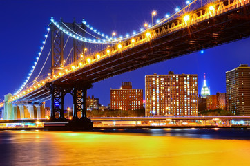 Naklejka premium View of New York City at night
