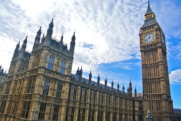 Obraz na płótnie Canvas View of Houses of Parliament in London