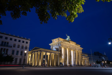 Obraz premium brandenburger tor berlin germany in the evening