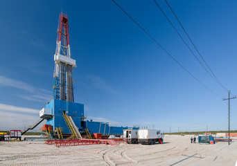 oil well for oil and gas production, installation