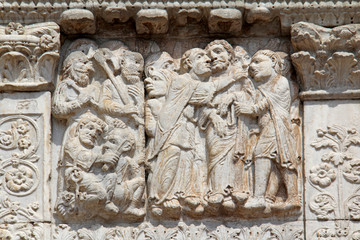 cattura di Gesù nell'orto degli ulivi; altorilievo; Basilica di S. Zeno, Verona