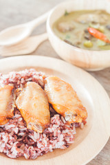 Multi grains berry rice with green curry