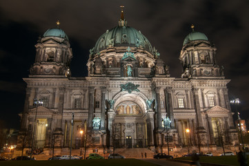 Fototapeta na wymiar Berlin Cathedral at Night