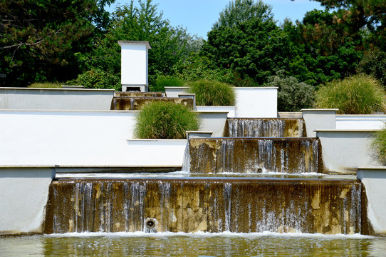 K&uuml;nstlicher Wasserfall