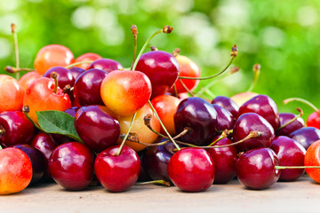  sweet cherries
