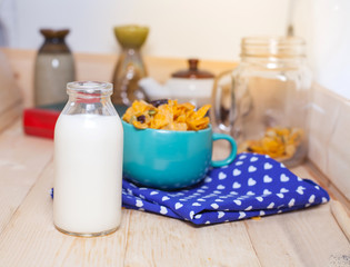 Cornflakes Caramel with milk.