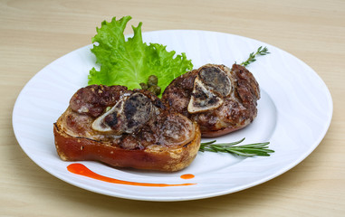 Roasted pork knee