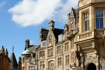 Fototapeta premium Hausfassaden in Edinburgh-Cockburn Street