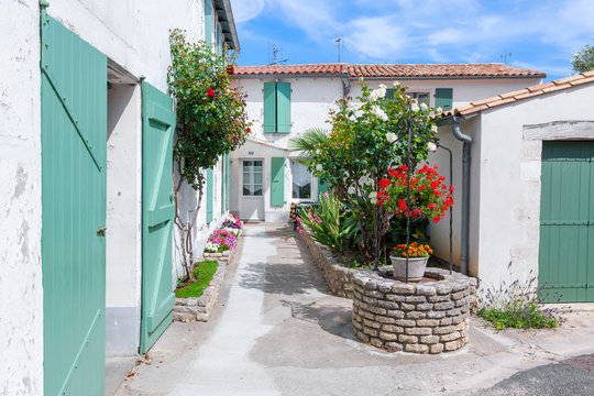 Ruelle &agrave; Ars en R&eacute;