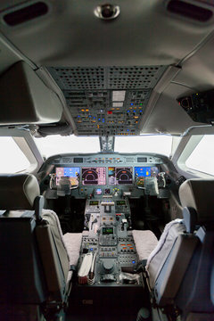 Inside view Cockpit G550