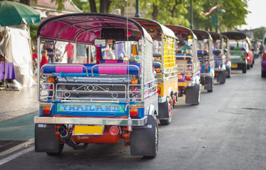  tuk-tuk in front of Wat Pho