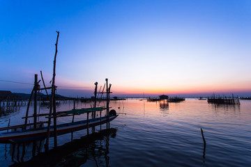 Obraz premium Paradise vacations tropical jetty on sea.