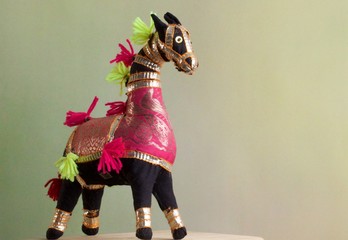 Artigianato: cavallo di pezza bardato - San Giuseppe di Sicili